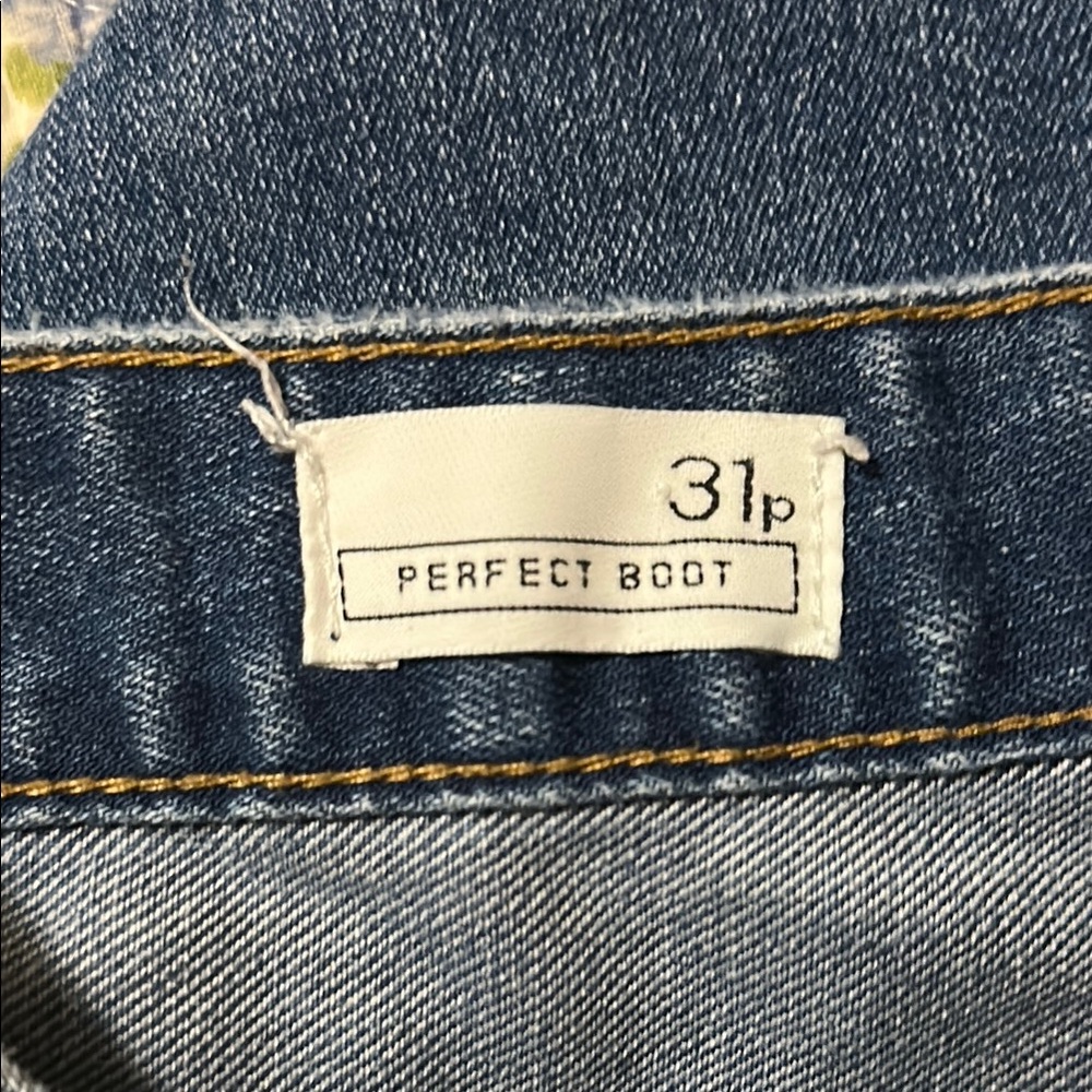 GAP Perfect Boot 👖 - Picture 2 of 3